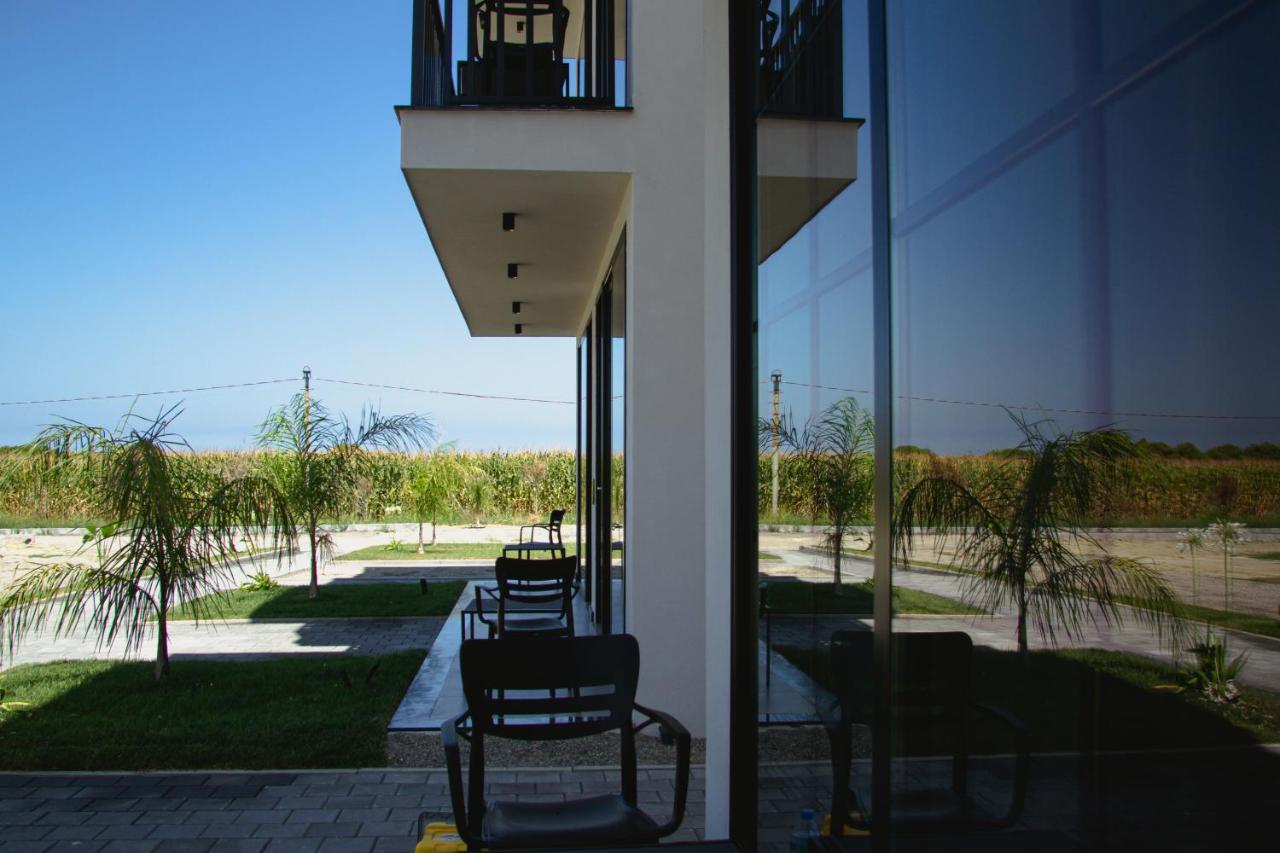 Posh Villas Rrogozhine Exteriör bild