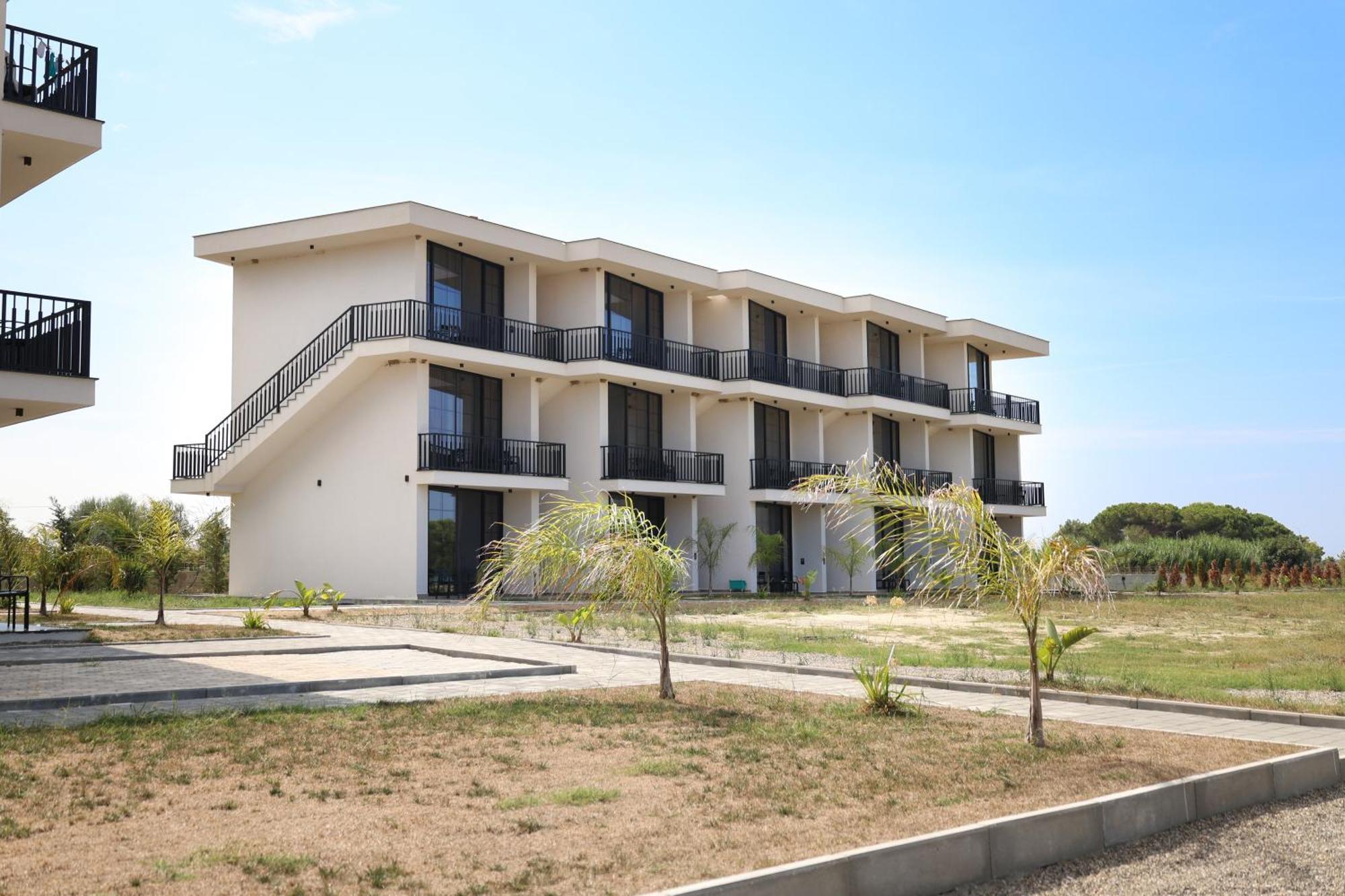 Posh Villas Rrogozhine Exteriör bild